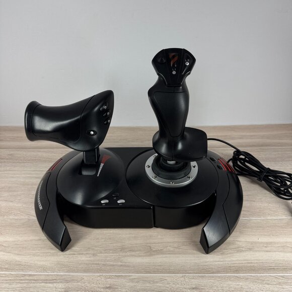 Thrustmaster T-Flight HOTAS X V2 Joystick Throttle Controller for PC & PS3 - Picture 2 of 14